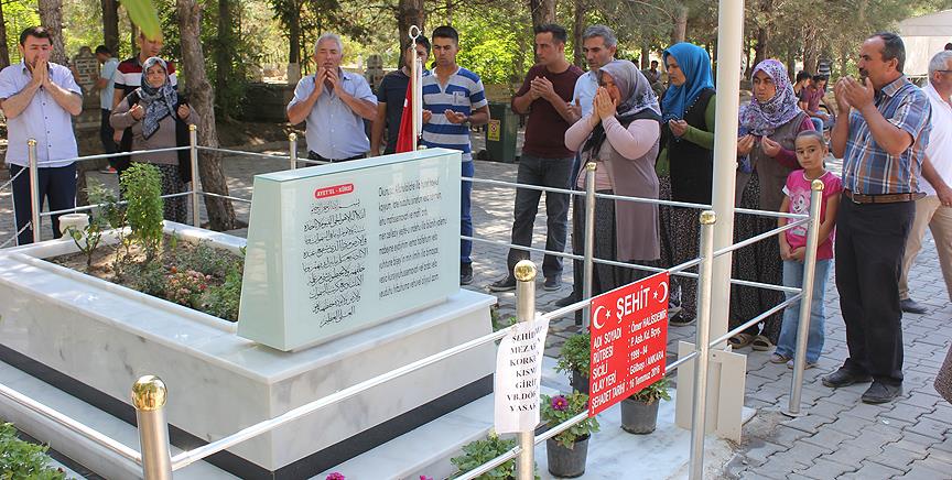 Halisdemir in kabrine ziyaretçi akını!